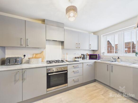 3 bed Semi-Detached for sale Image 4