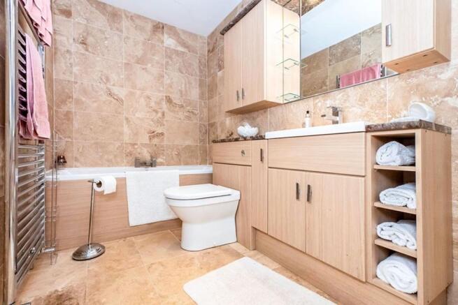 En-Suite Bathroom