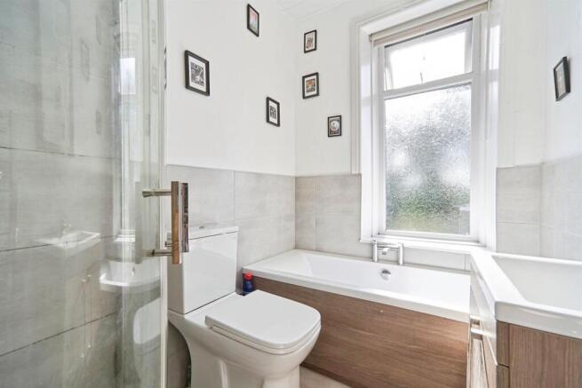 3 bed Terraced for sale Image 12