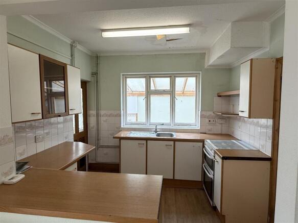 Woodland Road, Merry Hill photo 4