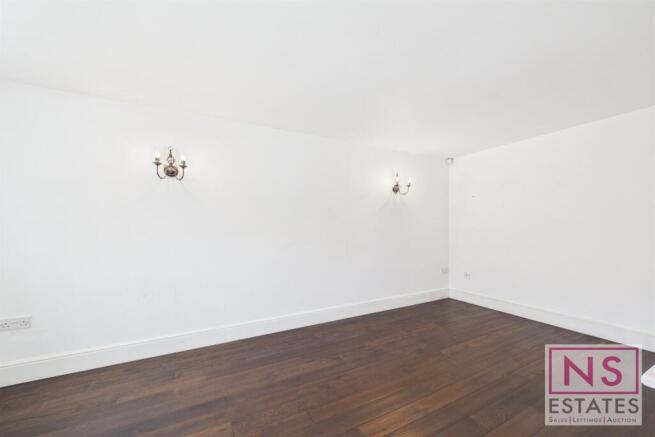 3 bed House for sale Image 8