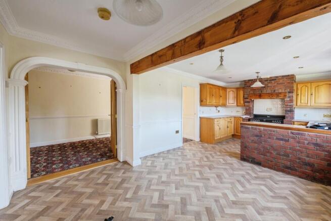 2 bed Detached Bungalow for sale Image 6