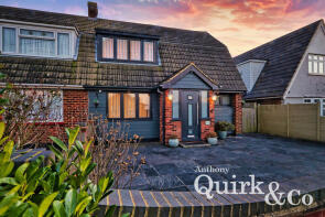 102, Hawkesbury Road, Canvey Island SS8 0EY