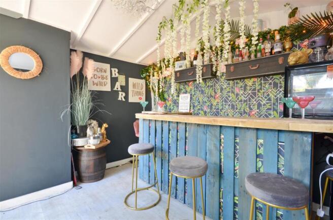 Garden Bar