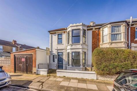 Kimbolton Road, Baffins