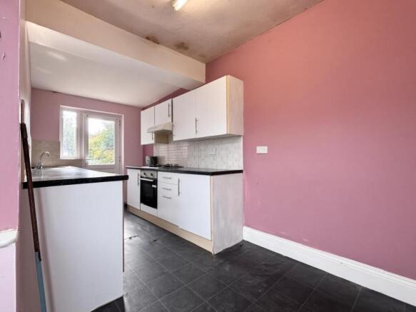 3 bed Semi-Detached for sale Image 5