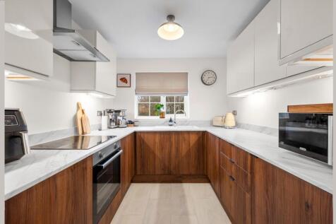 Hillcrest, Weybridge, KT13
