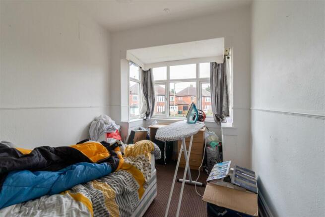5 bed House to rent Image 6