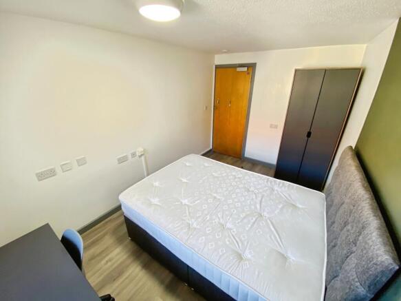1 bed Apartment to rent Image 10