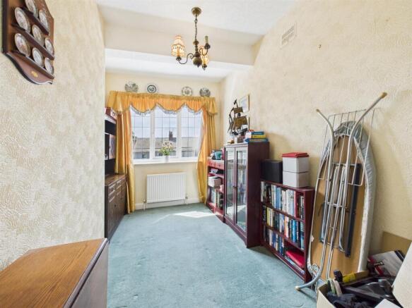 3 bed Flat for sale Image 8