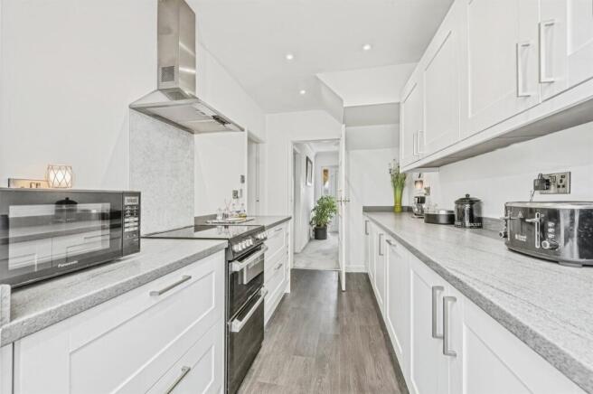3 bed Semi-Detached for sale Image 4
