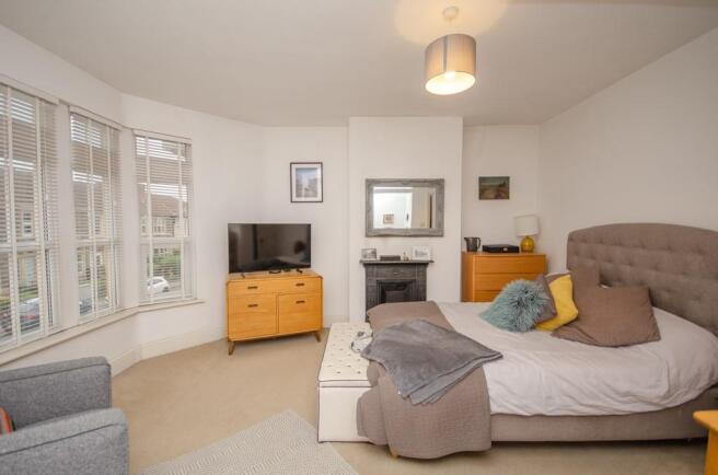 Bedroom 1 pic 2.jpg