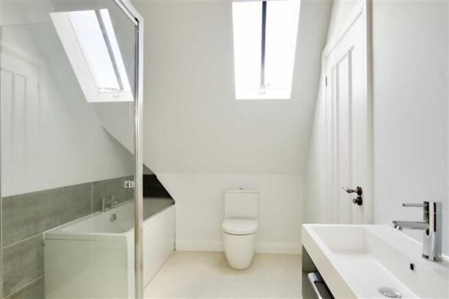 JACK AND JILL ENSUITE