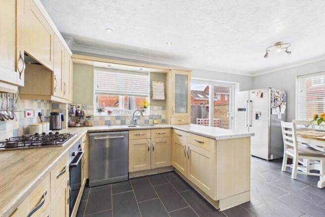 EweMove - Spalding - Walnut View - Kitchen Diner