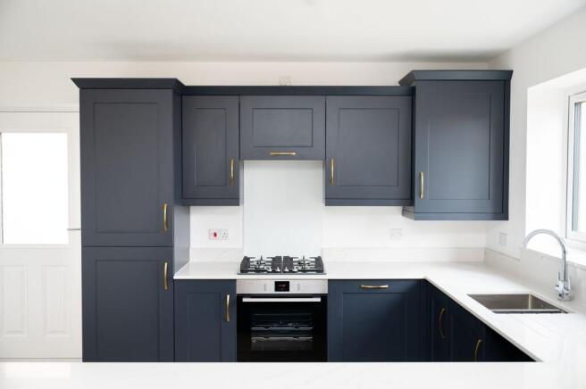 4 bed Detached for sale Image 11
