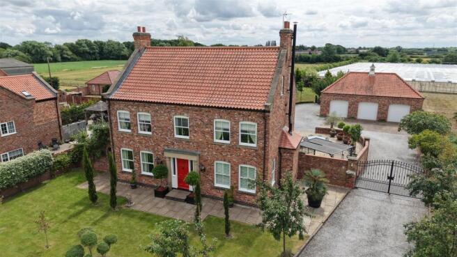 7 bed Detached for sale Image 12