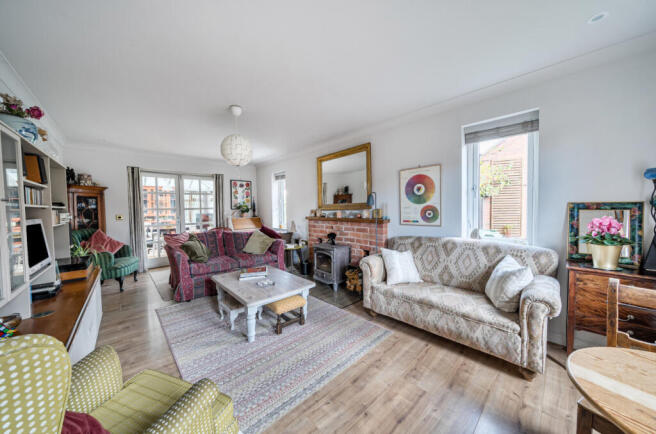 1370683-29-68f8b7...