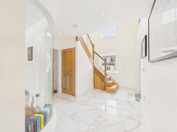 4 bed Detached for sale Image 11