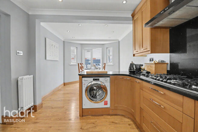 Calvinia Close, Basildon photo 4