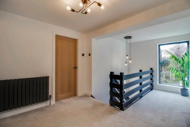 FIRST FLOOR LANDING