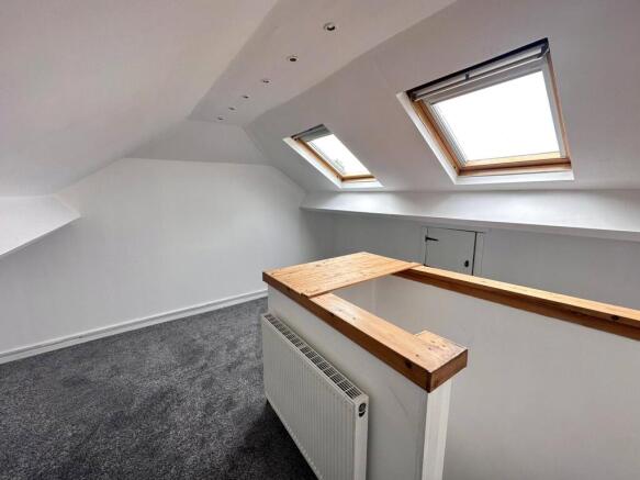 2 bed Semi-Detached to rent Image 7
