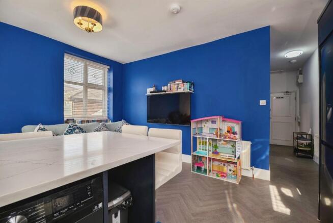 1 bed Flat for sale Image 4