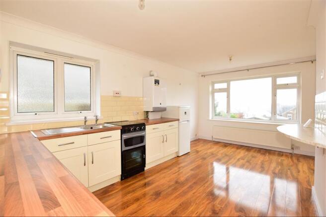 Kitchen/ Dining Room