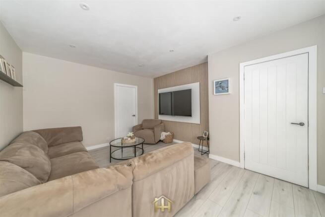 32 BALLANTRAE PLACE DUNDEE DD4 8QQ 240626 EDIT (27