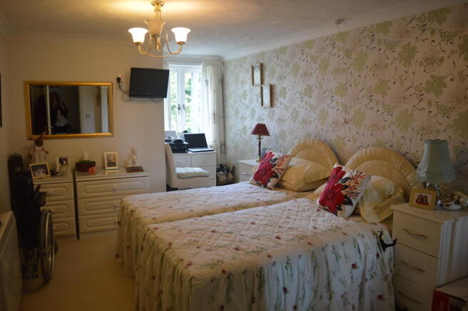 Photo 8