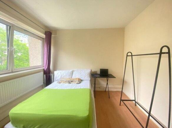 room-4-flat-12-gilbertson-house-e14-8pl-993579