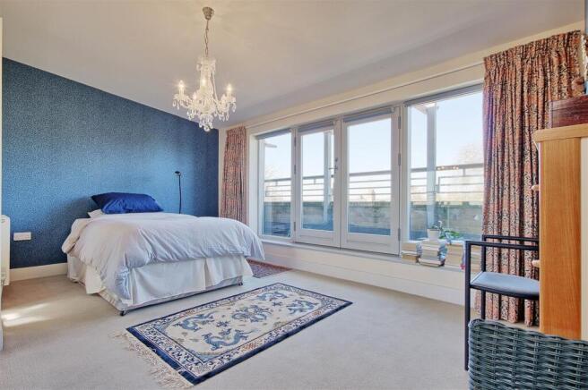 Bedroom 1.jpg