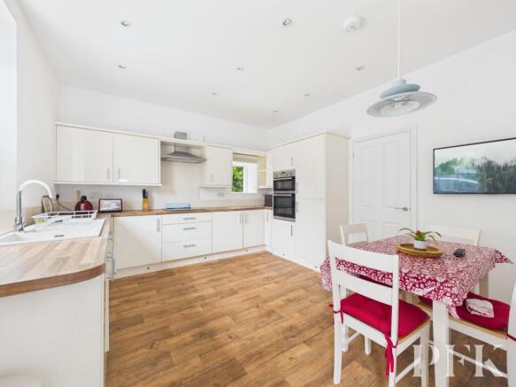 Kitchen/ breakfast room