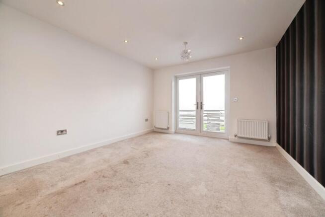 4 bed Semi-Detached for sale Image 4