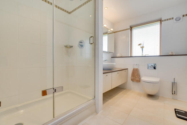 Master En-Suite