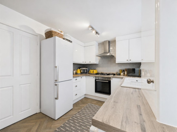 3 bed Terraced for sale Image 7