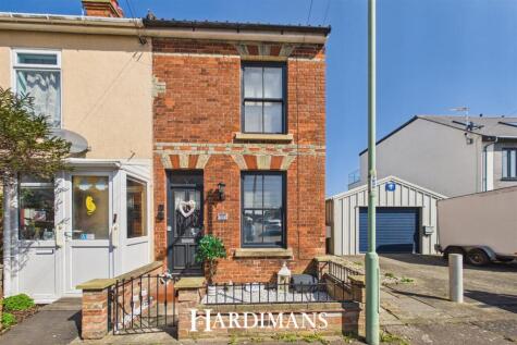 Lake View Road, Oulton Broad