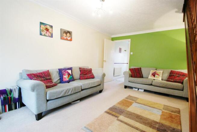 Living room 2.JPG