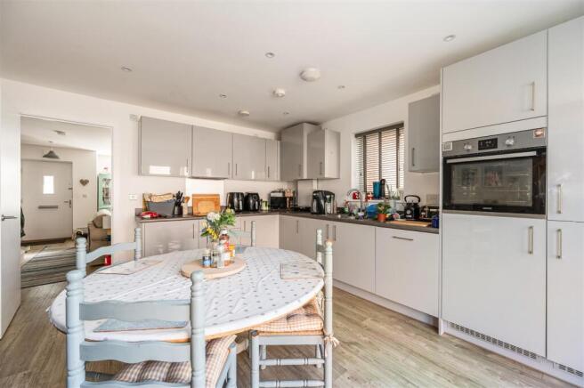 Sitting/Dining Room