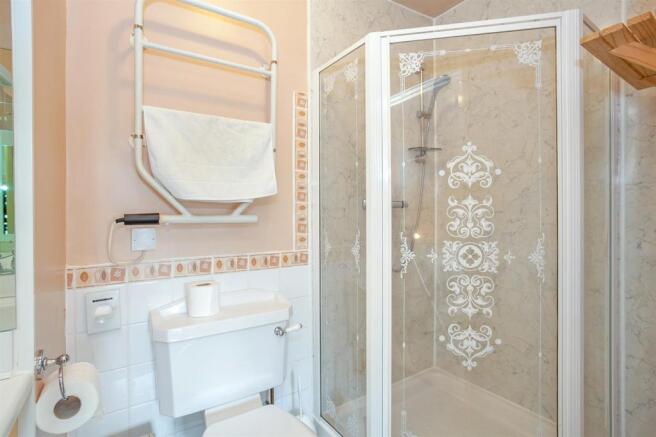 Bedroom 5 En-Suite.jpg