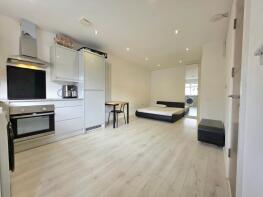 35, Hayesford Park Drive, Bromley BR2 9DA