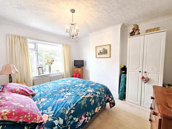 3 bed Semi-Detached for sale Image 10