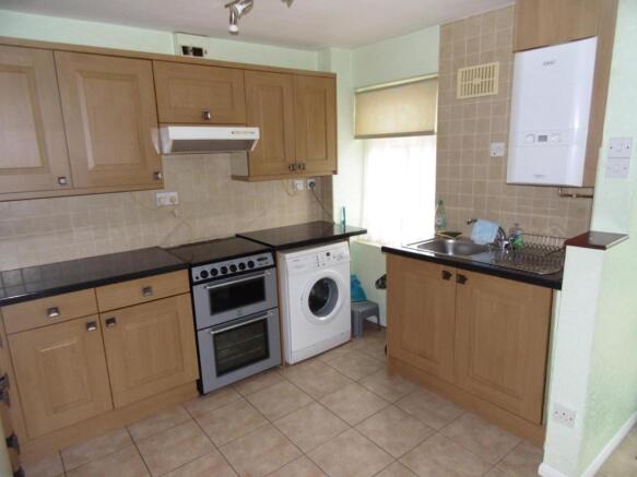 Kitchen 2.JPG