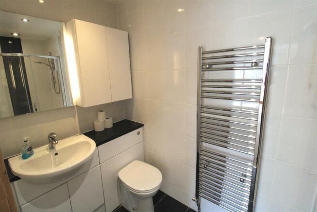 en-suite shower