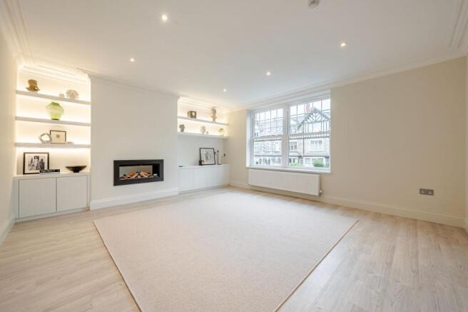 2 bed Flat for sale Image 11
