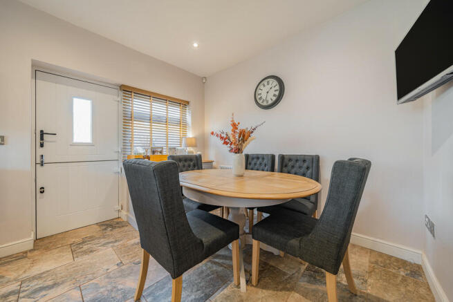 Kitchen/dining ro...