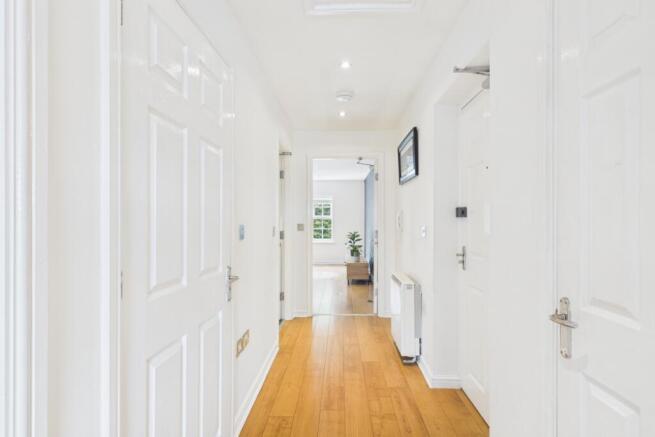2 bed Flat for sale Image 8