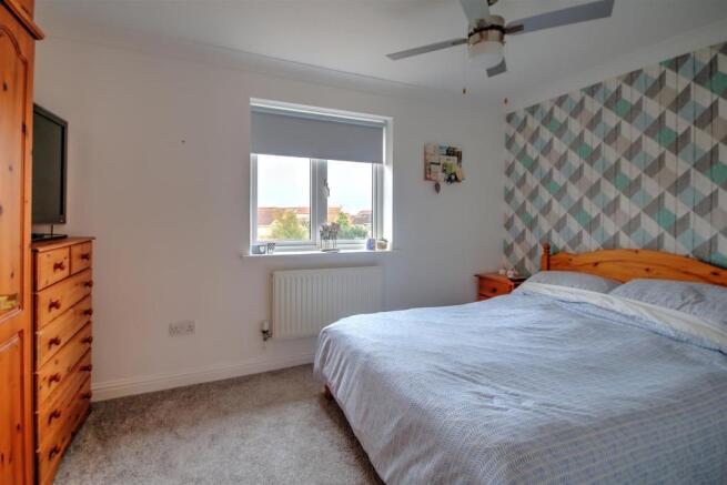Bedroom 1.jpg