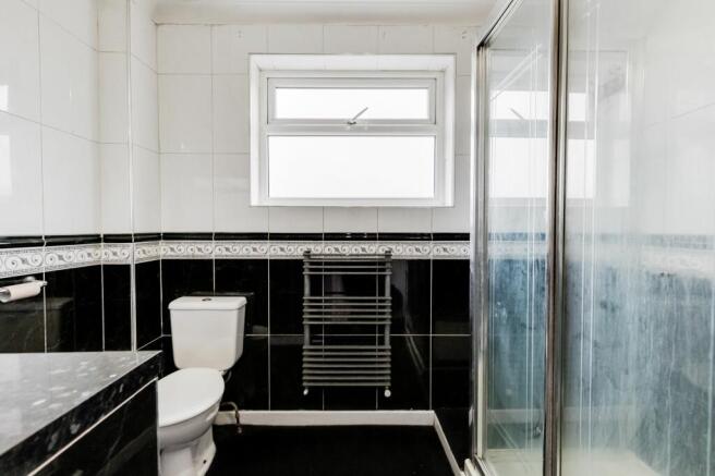 Principle shower room