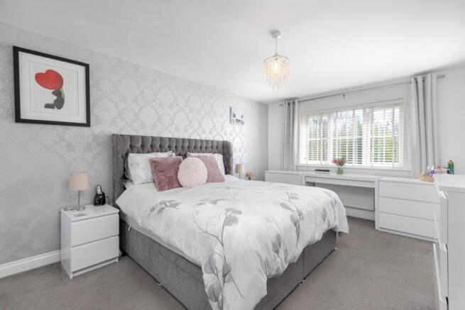 4 bed Detached for sale Image 7