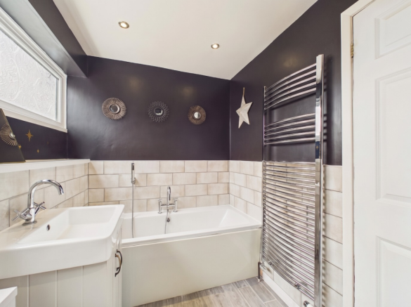 3 bed Semi-Detached for sale Image 9
